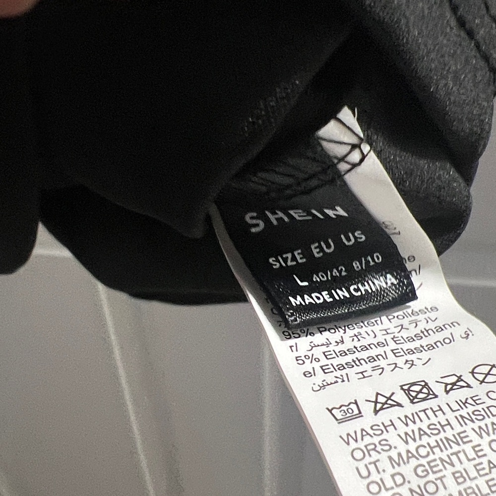 SHEIN Black Garment with Label Detail - Picture 4 of 4